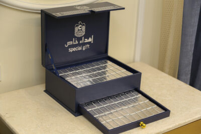 THE DELUXE - Image 3